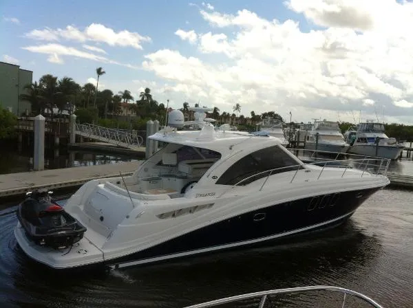 Slide: The Image of Sea Ray 48 Sundancer With Lift 2006 - 0