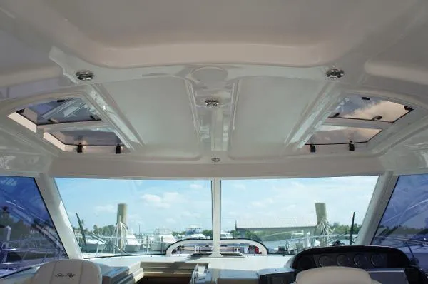 Slide: The Image of Sea Ray 48 Sundancer With Lift 2006 - 11