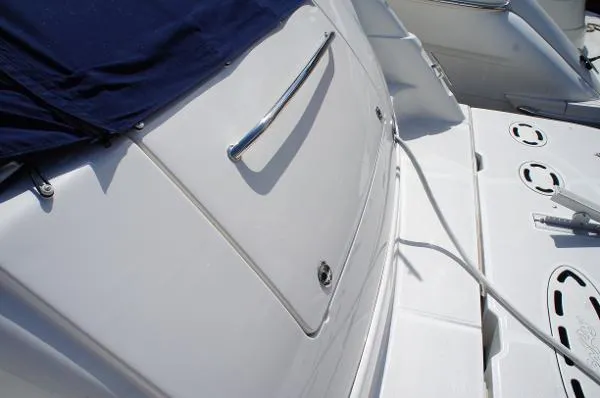 Slide: The Image of Sea Ray 48 Sundancer With Lift 2006 - 4