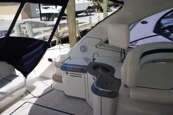 Slide: The Image of Sea Ray 48 Sundancer With Lift 2006 - 7