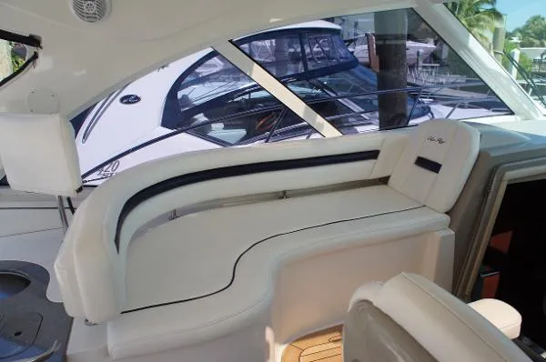 Slide: The Image of Sea Ray 48 Sundancer With Lift 2006 - 8