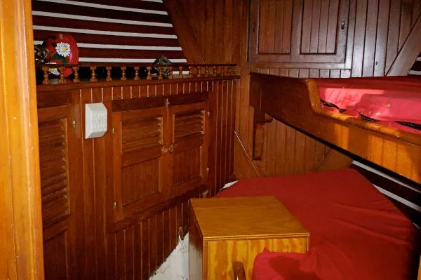Slide: The Image of Island Trader 51 Ketch 1984 - 11