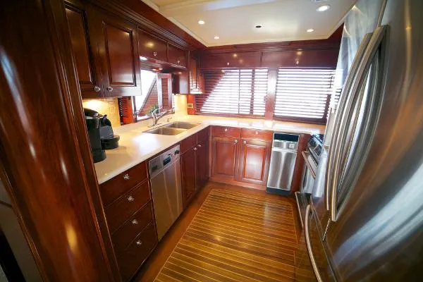 Slide: The Image of Rayburn 76 Custom Motor Yacht BR8511 2001 - 6
