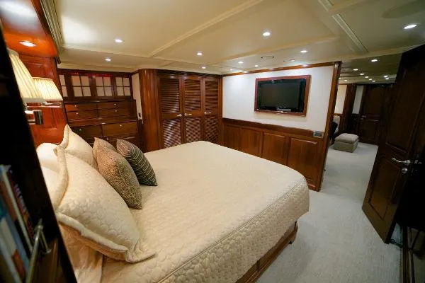 Slide: The Image of Rayburn 76 Custom Motor Yacht BR8511 2001 - 9