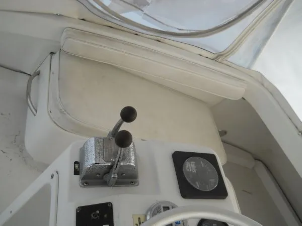 Slide: The Image of Luhrs 350 Convertible 1995 - 10
