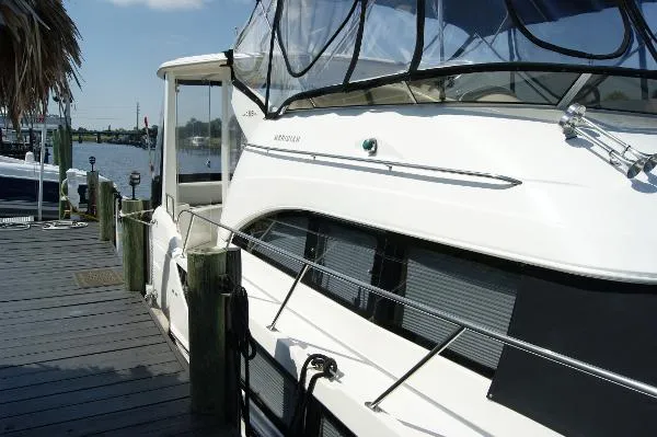 Slide: The Image of Meridian 459 COCKPIT MOTORYACHT 2004 - 2
