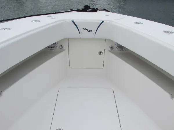 Slide: The Image of SeaVee 390 2008 - 7