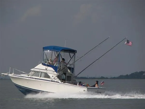 Slide: The Image of Bertram 28 Flybridge CRUISER 1985 - 6