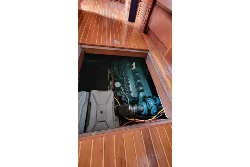 Slide: The Image of Control panel of a 1984 Kha Shing 40 Spindrift boat with navigation equipment. - 21