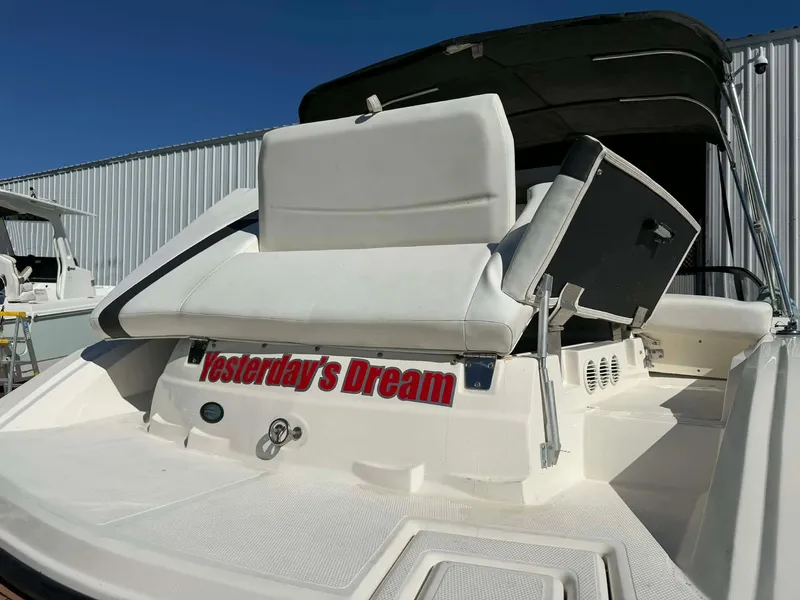 Slide: The Image of Larson LX 225S IO 2015 - 21