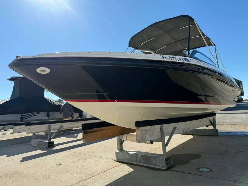 Slide: The Image of Larson LX 225S IO 2015 - 3