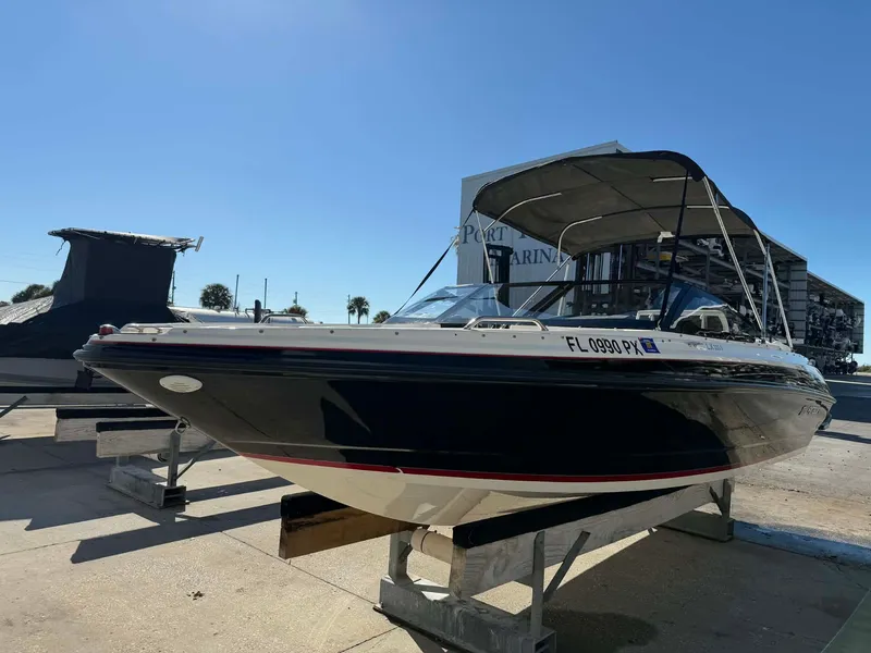 Slide: The Image of Larson LX 225S IO 2015 - 4