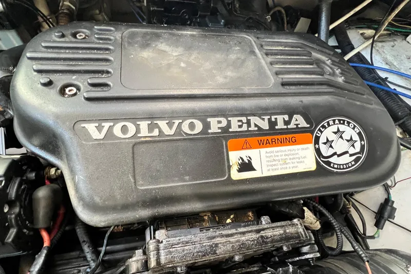 Slide: The Image of Volvo Penta engine in 2006 Four Winns 348 Vista boat, featuring ultra-low emissions. - 53