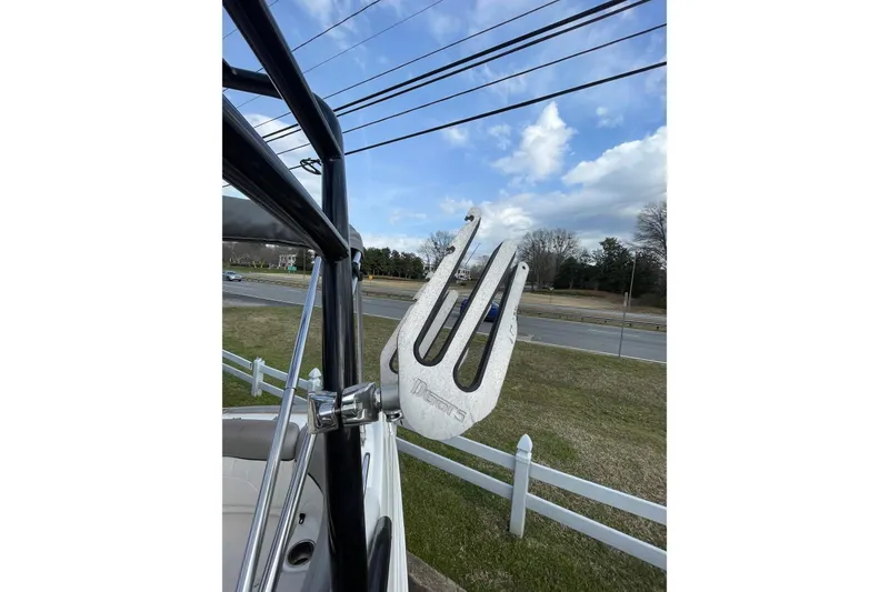 Slide: The Image of Wakeboard rack on 2007 Yamaha Boats AR230 HO against a scenic backdrop. - 5