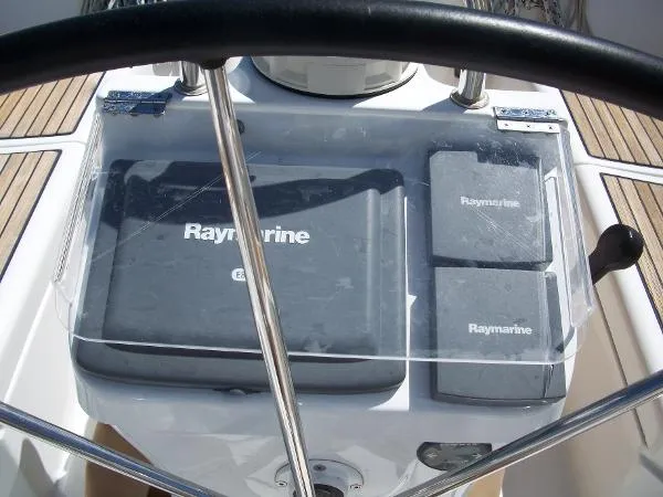 Slide: The Image of Beneteau USA 423 2006 - 9