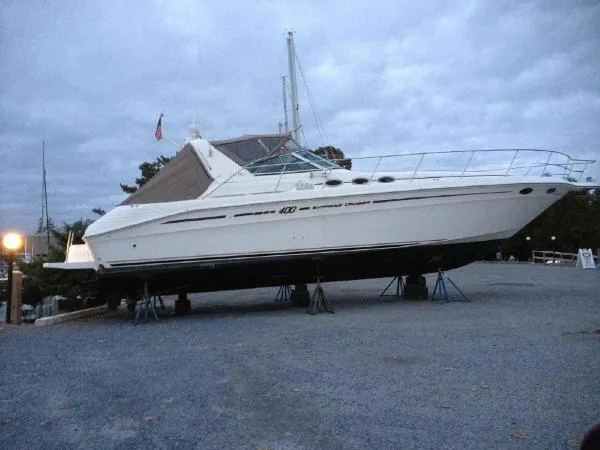 Slide: The Image of Sea Ray 400 Express Cruiser 1998 - 0