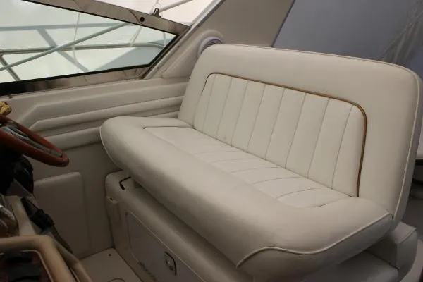 Slide: The Image of Sea Ray 400 Express Cruiser 1998 - 11