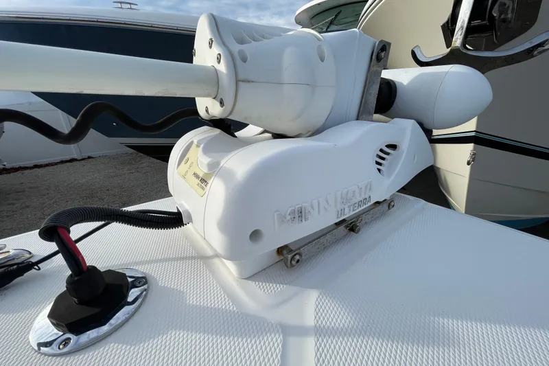 Slide: The Image of Minn Kota Ulterra motor on 2020 Regulator 26XO boat deck. - 6