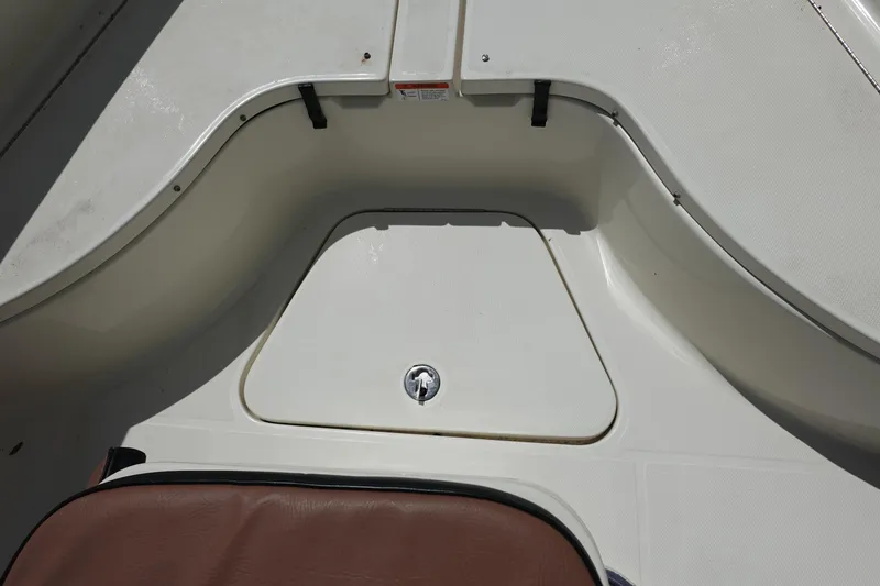 Slide: The Image of Hydra-Sports Vector 3300 CC 2005 - 51