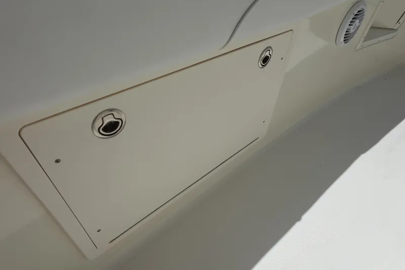 Slide: The Image of Hydra-Sports Vector 3300 CC 2005 - 57