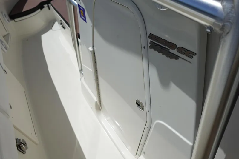 Slide: The Image of Hydra-Sports Vector 3300 CC 2005 - 59