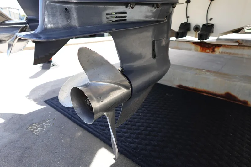 Slide: The Image of Hydra-Sports Vector 3300 CC 2005 - 72