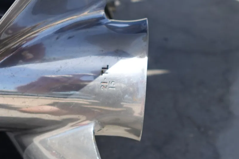 Slide: The Image of Hydra-Sports Vector 3300 CC 2005 - 74