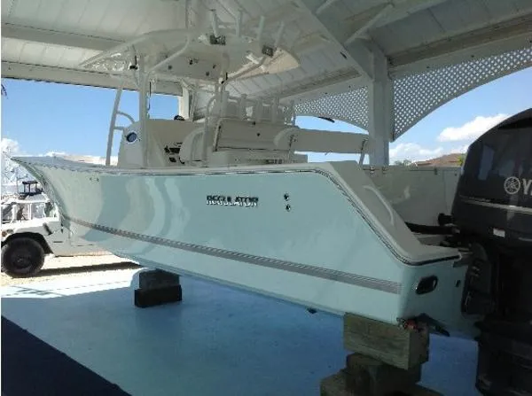 Slide: The Image of Regulator Marine 32 Forward Seating 2011 - 0