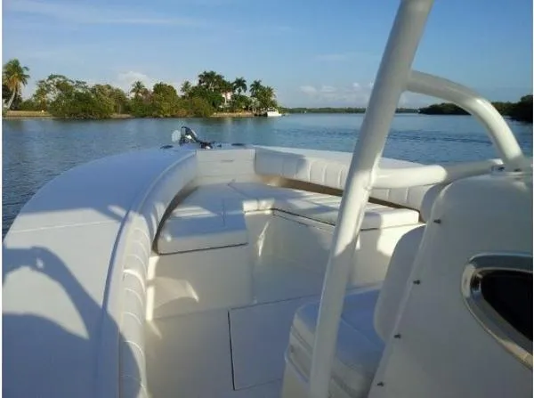 Slide: The Image of Regulator Marine 32 Forward Seating 2011 - 3