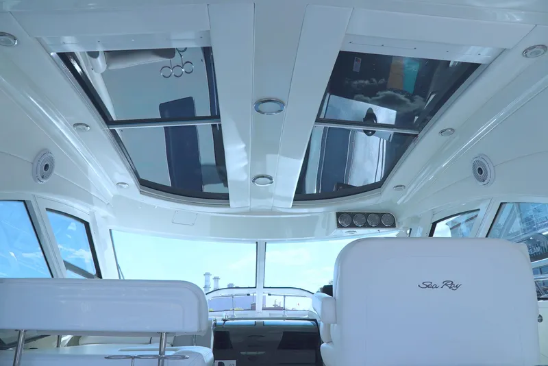 Slide: The Image of Sea Ray 470 Sundancer 2011 - 55