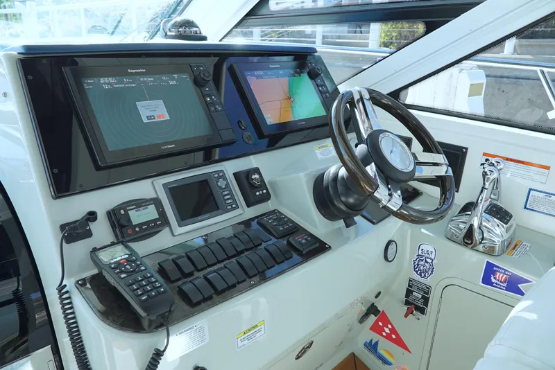 Slide: The Image of Sea Ray 470 Sundancer 2011 - 56