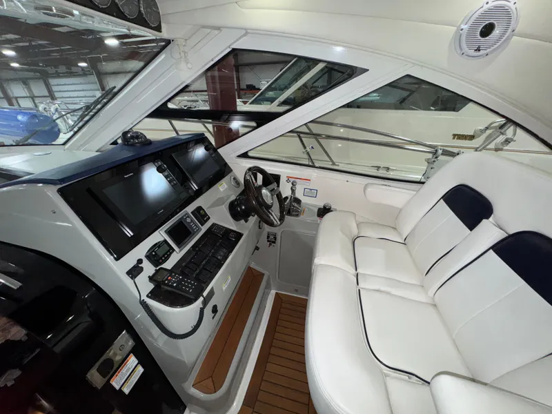 Slide: The Image of Sea Ray 470 Sundancer 2011 - 61