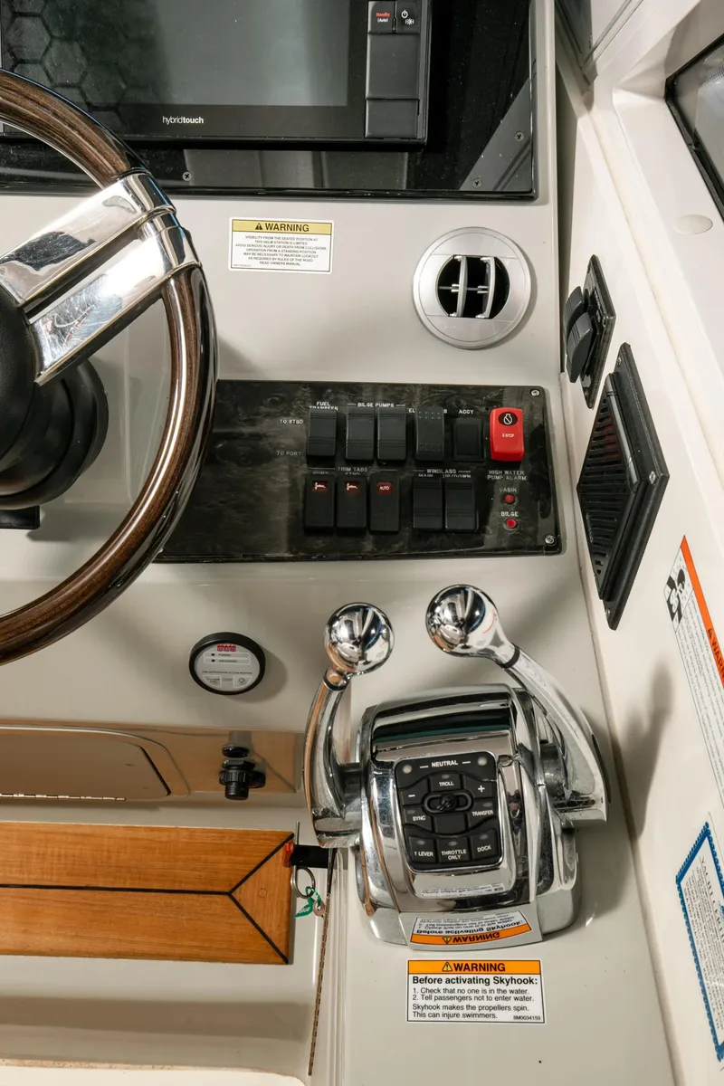 Slide: The Image of Sea Ray 470 Sundancer 2011 - 65