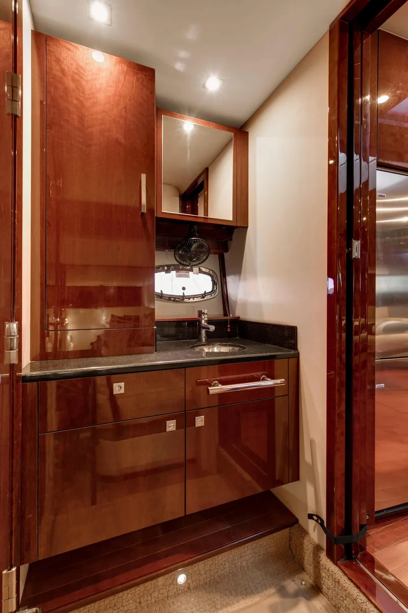 Slide: The Image of Sea Ray 470 Sundancer 2011 - 90