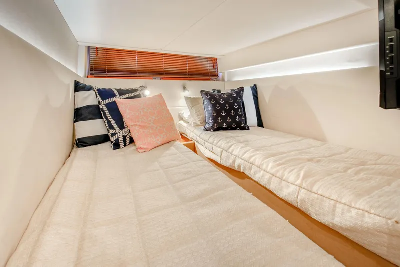 Slide: The Image of Sea Ray 470 Sundancer 2011 - 92