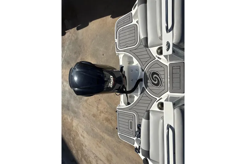 Slide: The Image of 2018 Hurricane SunDeck 2486 OB boat with outboard motor, viewed from above. - 14