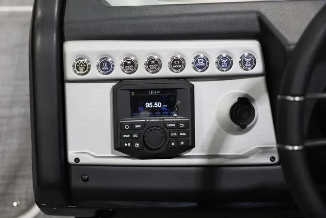 Slide: The Image of South Bay 525 DUAL CONSOLE SWINGBACK UL 400R MOTOR 2026 - 17