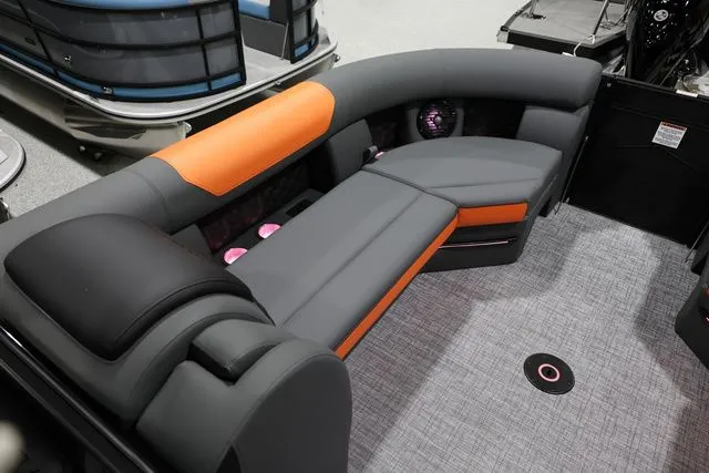 Slide: The Image of South Bay 525 DUAL CONSOLE SWINGBACK UL 400R MOTOR 2026 - 20