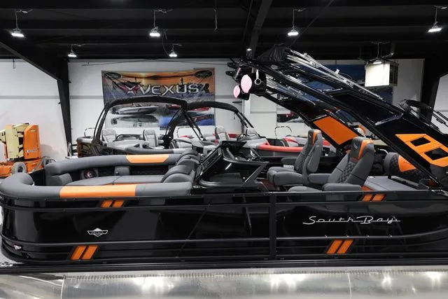 Slide: The Image of South Bay 525 DUAL CONSOLE SWINGBACK UL 400R MOTOR 2026 - 4