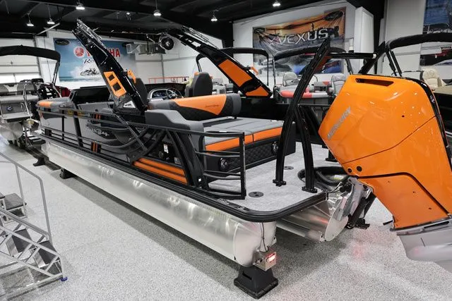 Slide: The Image of South Bay 525 DUAL CONSOLE SWINGBACK UL 400R MOTOR 2026 - 6