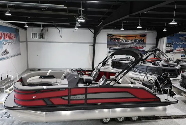 The Image of Evotti 521 CS Tritoon 2026 - 1