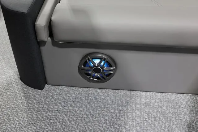 Slide: The Image of Evotti 521 CS Tritoon 2026 - 21