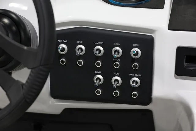 Slide: The Image of Evotti 523 CS Tritoon 2026 - 15