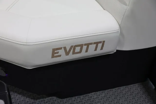Slide: The Image of Evotti 523 CS Tritoon 2026 - 21