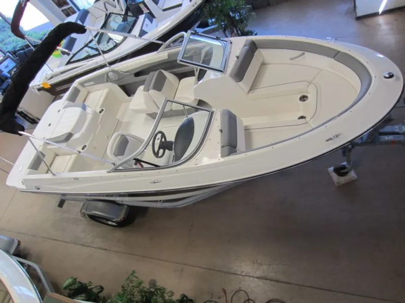 Slide: The Image of Bayliner 195 Bowrider 2014 - 2