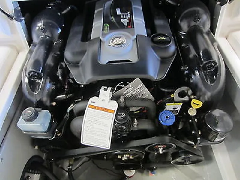 Slide: The Image of Bayliner 195 Bowrider 2014 - 6