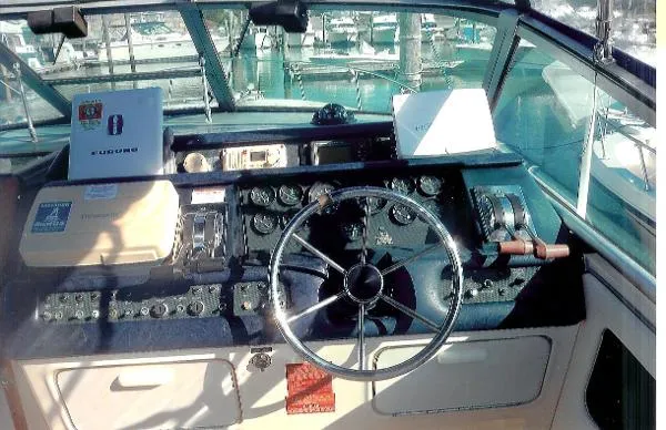 Slide: The Image of Sea Ray 310 Express Cruiser 1990 - 1