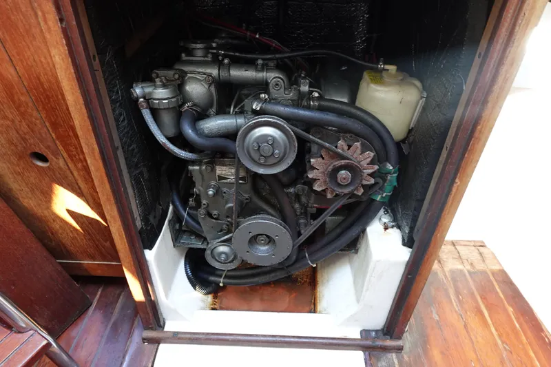 Slide: The Image of Hunter 310 1987 - 59