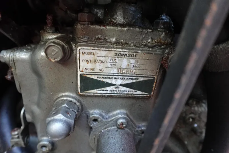 Slide: The Image of Hunter 310 1987 - 60