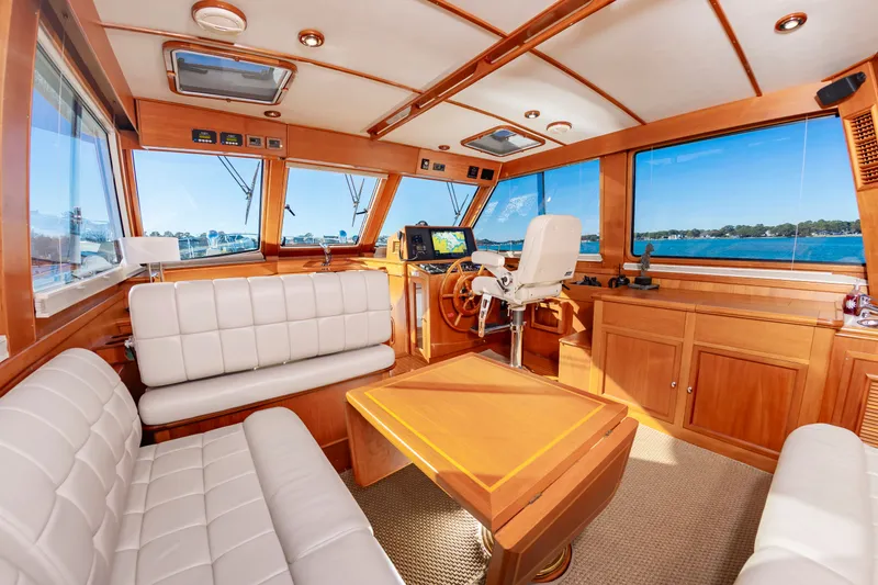 Slide: The Image of Luxurious interior of 2005 Grand Banks 49 Eastbay SX yacht. - 22